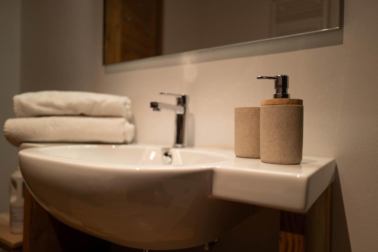 White Escape Apartman Valtournenche Kültér fotó